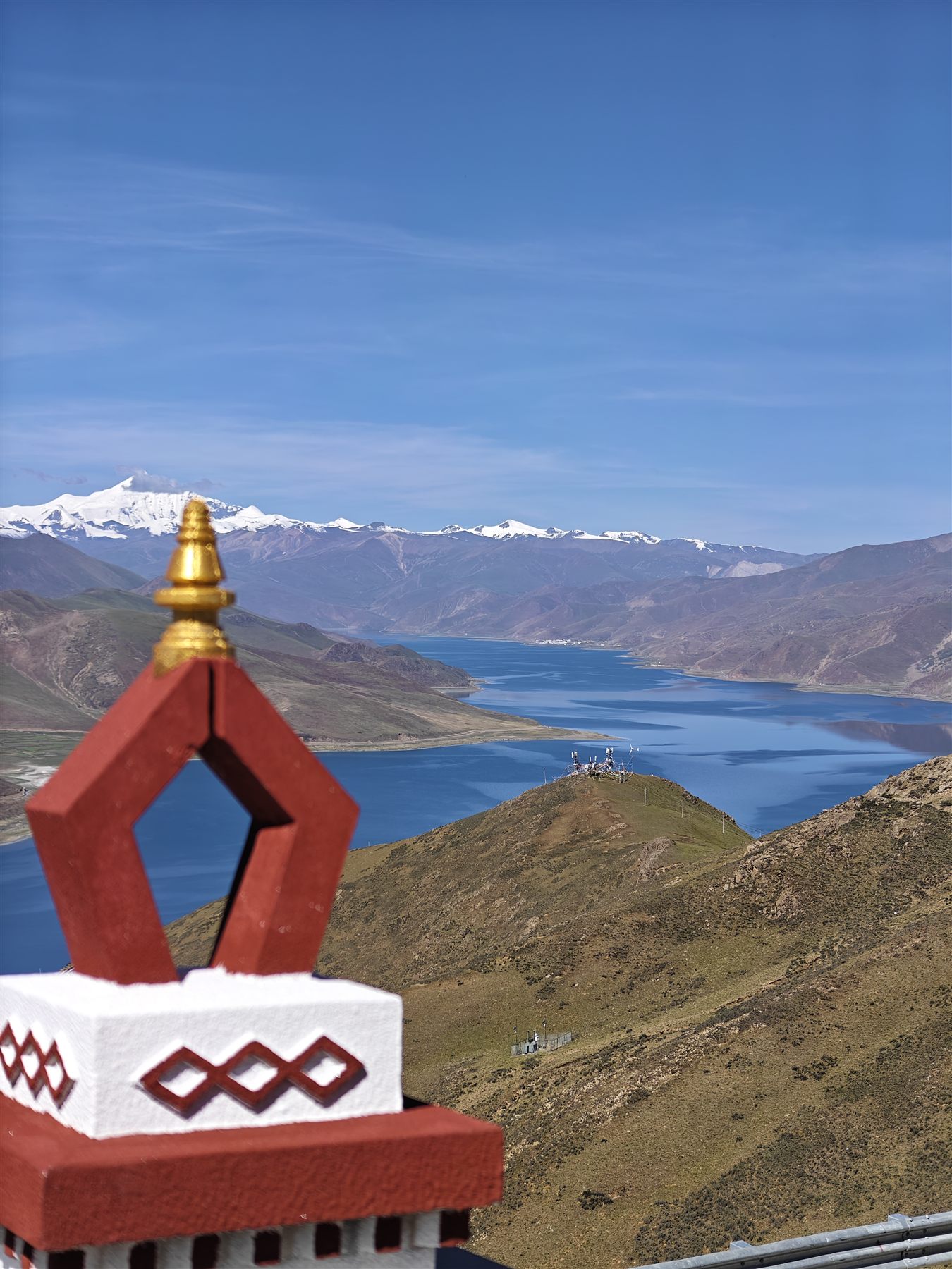 地域建筑与雪山湖泊